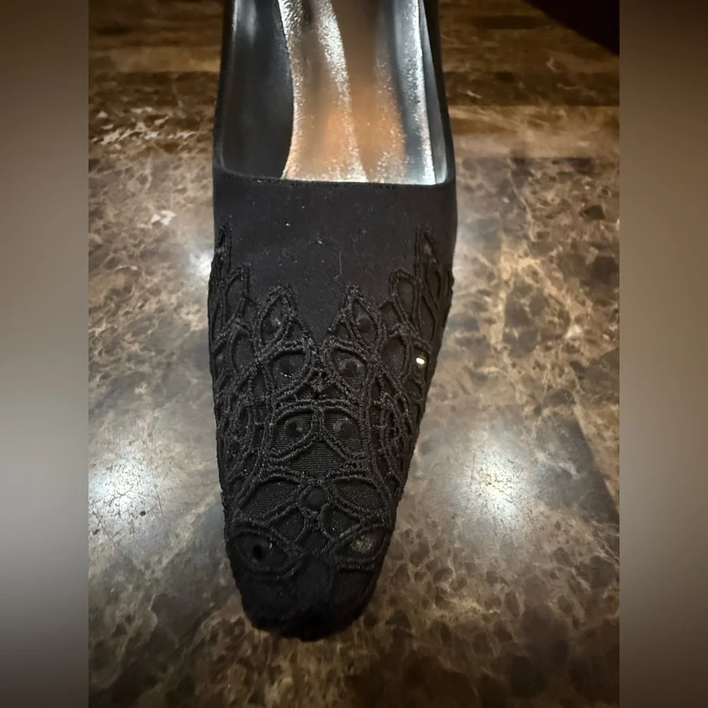 Stuart Weitzman. Canvas Crystal Embellishments Pumps. Black Satin. Size 7.